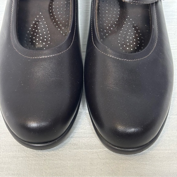 SAS NWOT Maria Comfort Mary Jane Buckle Flats Shoes-Brown Leather-Women 8 Narrow - Picture 2 of 10